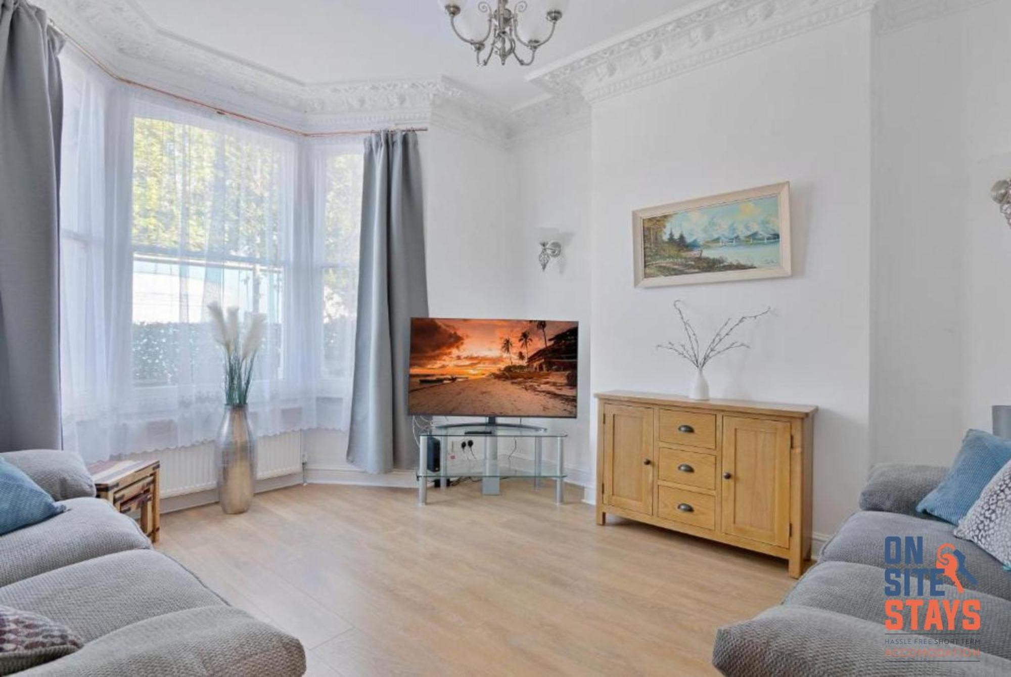 Onsitestays - Tranquil 2 Bedroom Apartment With Large Kitchen, Private Garden Near Wimbledon Station Λονδίνο Εξωτερικό φωτογραφία