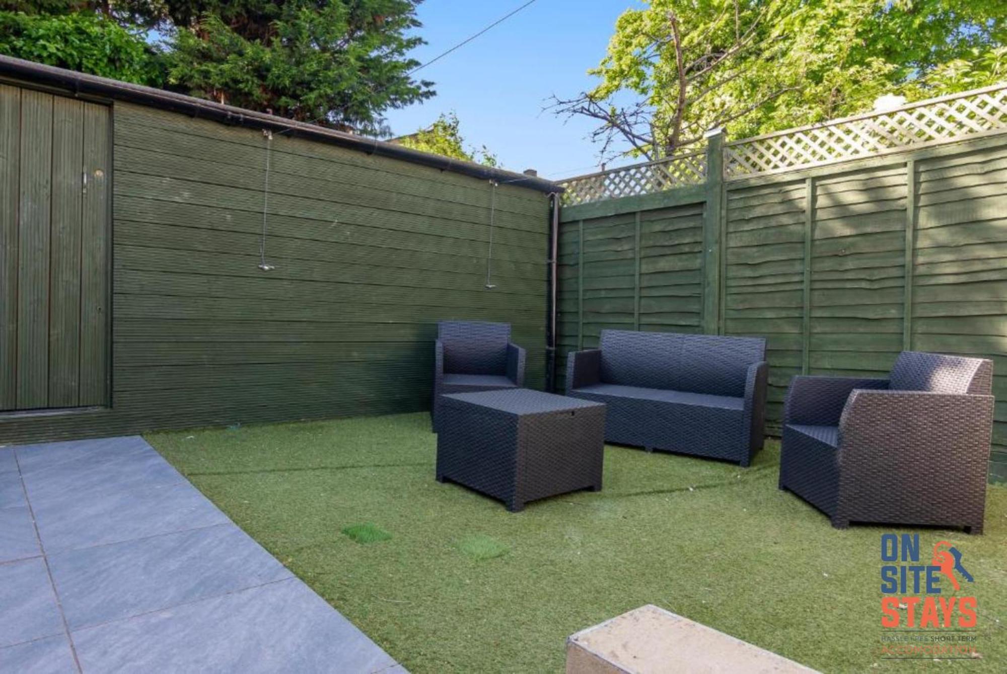 Onsitestays - Tranquil 2 Bedroom Apartment With Large Kitchen, Private Garden Near Wimbledon Station Λονδίνο Εξωτερικό φωτογραφία