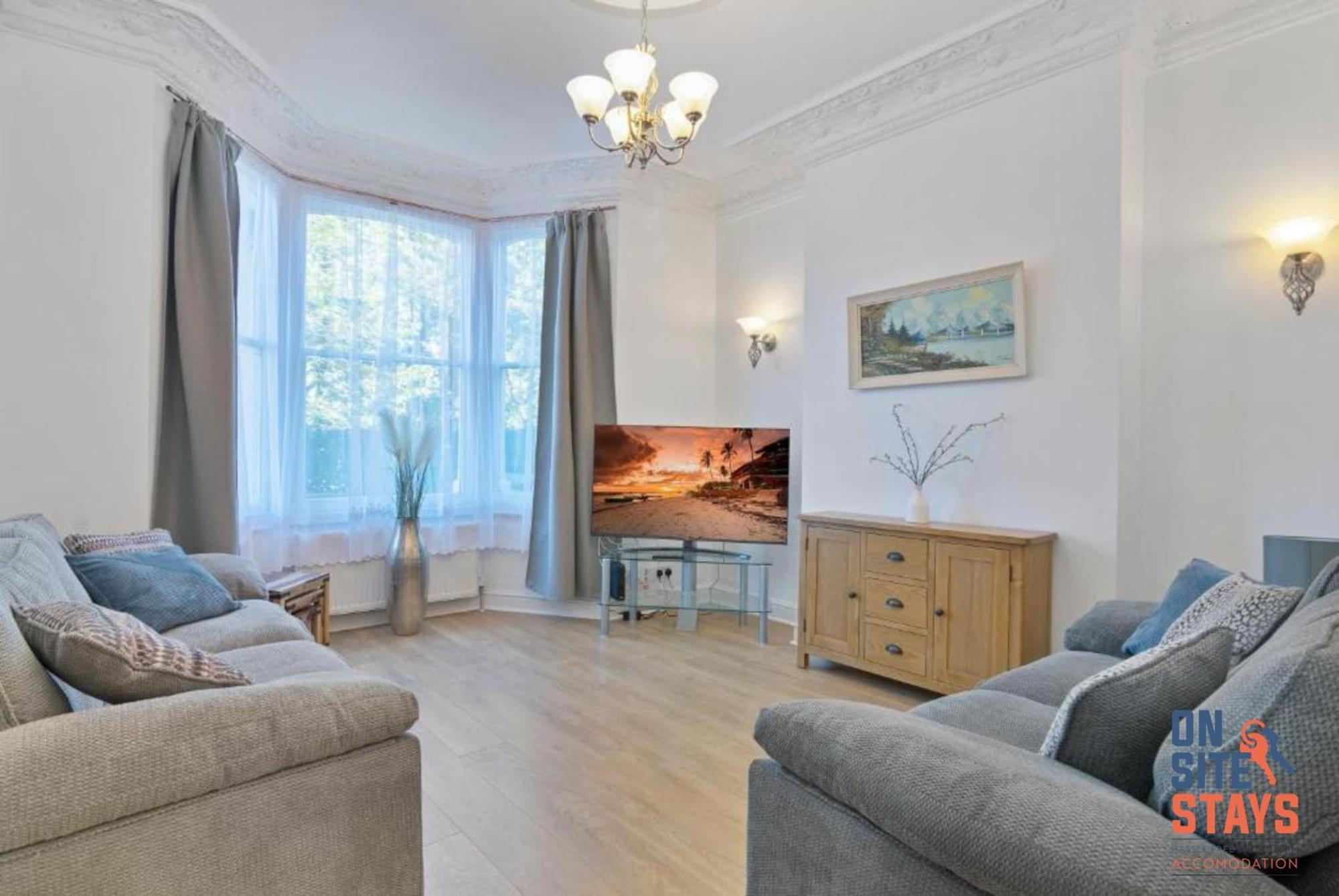 Onsitestays - Tranquil 2 Bedroom Apartment With Large Kitchen, Private Garden Near Wimbledon Station Λονδίνο Εξωτερικό φωτογραφία