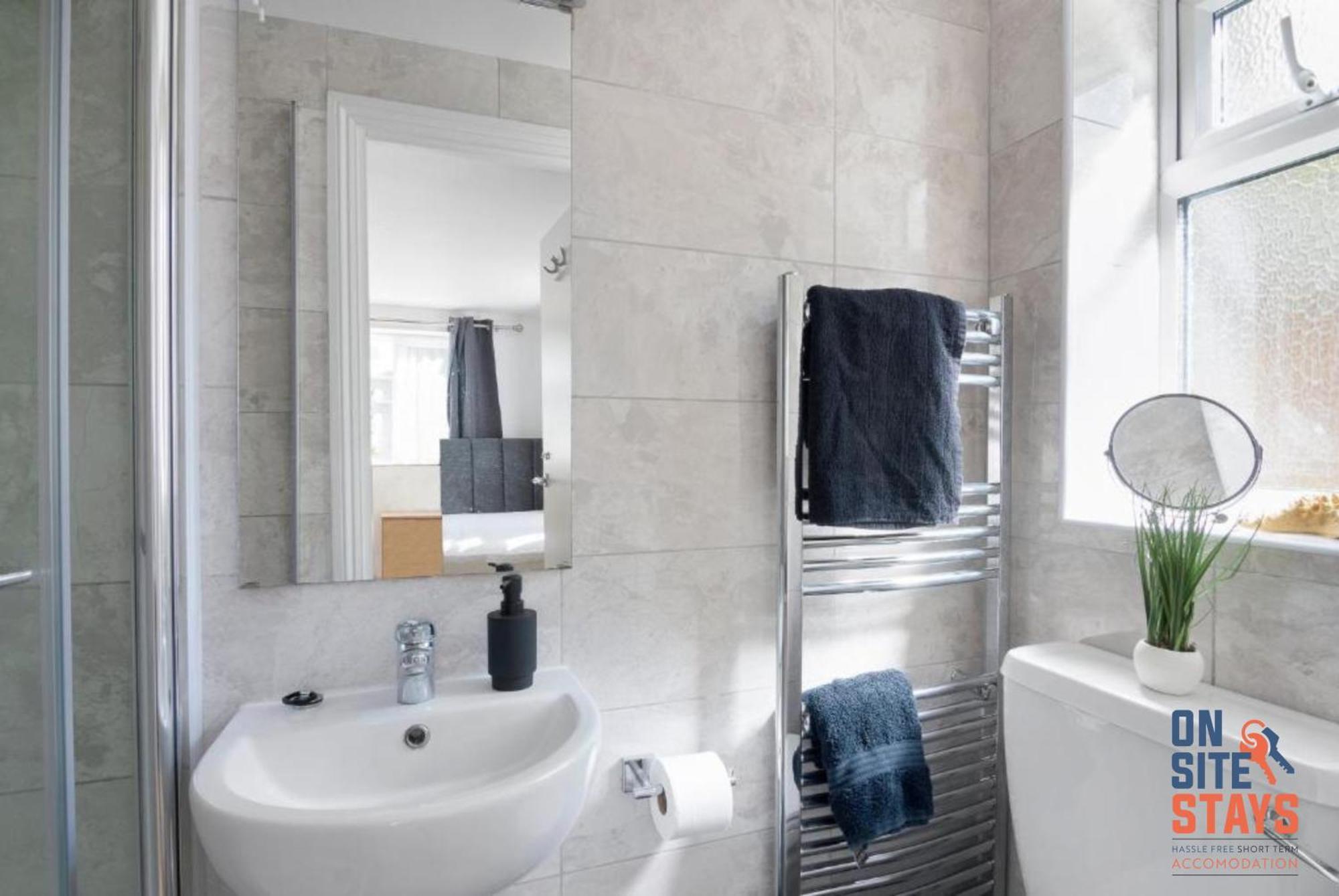 Onsitestays - Tranquil 2 Bedroom Apartment With Large Kitchen, Private Garden Near Wimbledon Station Λονδίνο Εξωτερικό φωτογραφία