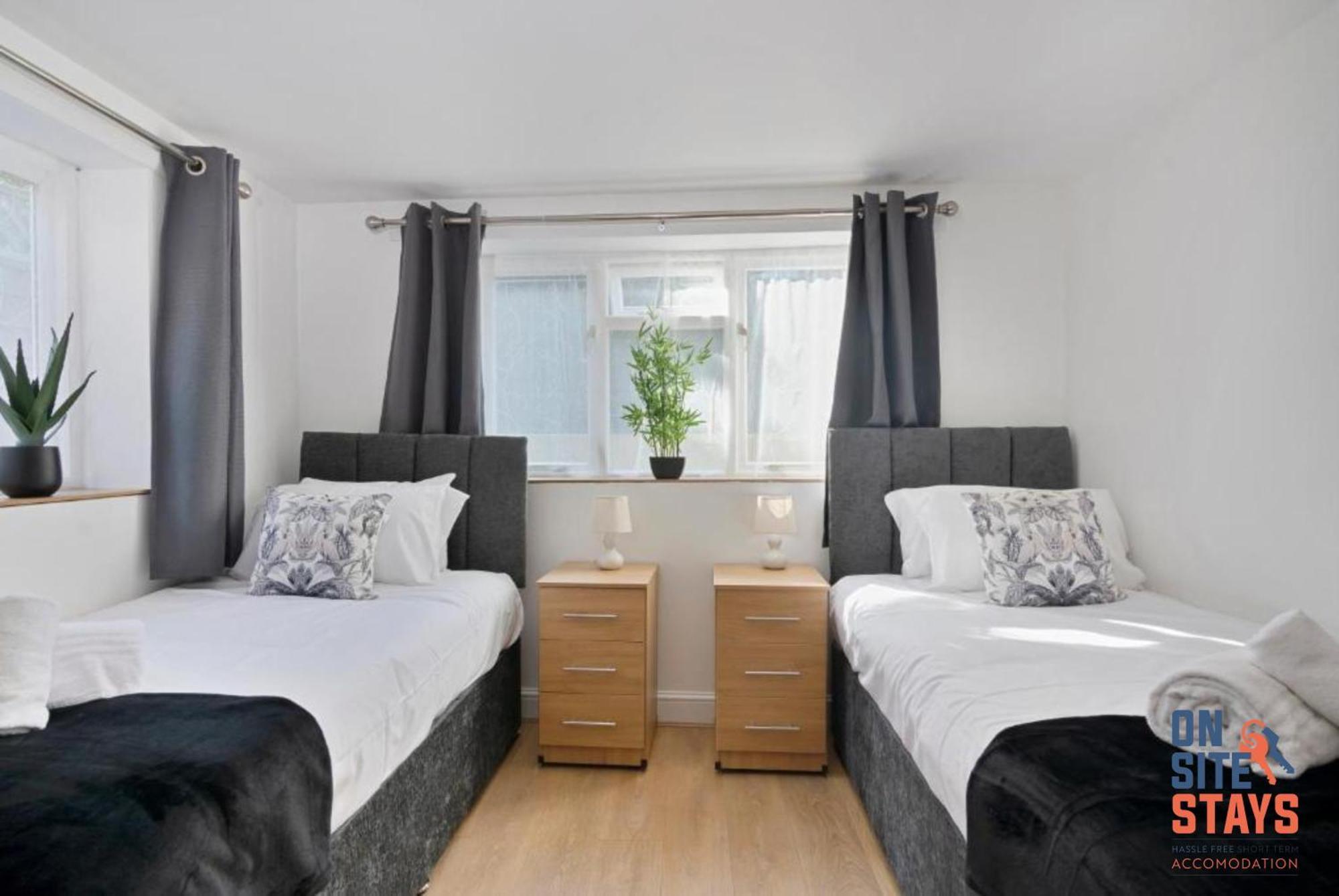 Onsitestays - Tranquil 2 Bedroom Apartment With Large Kitchen, Private Garden Near Wimbledon Station Λονδίνο Εξωτερικό φωτογραφία
