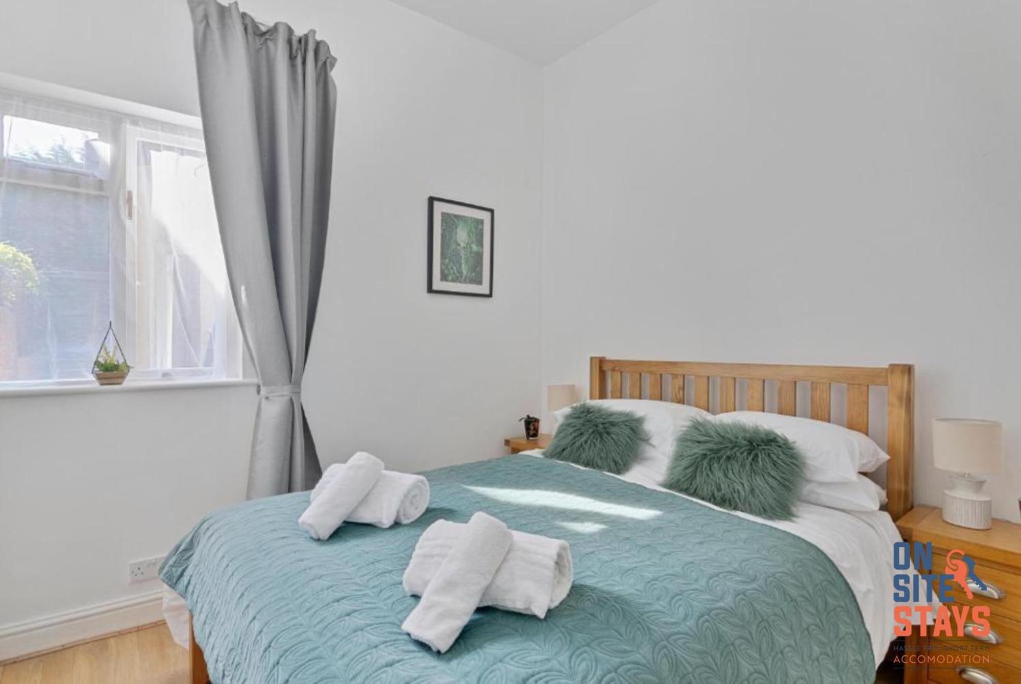 Onsitestays - Tranquil 2 Bedroom Apartment With Large Kitchen, Private Garden Near Wimbledon Station Λονδίνο Εξωτερικό φωτογραφία