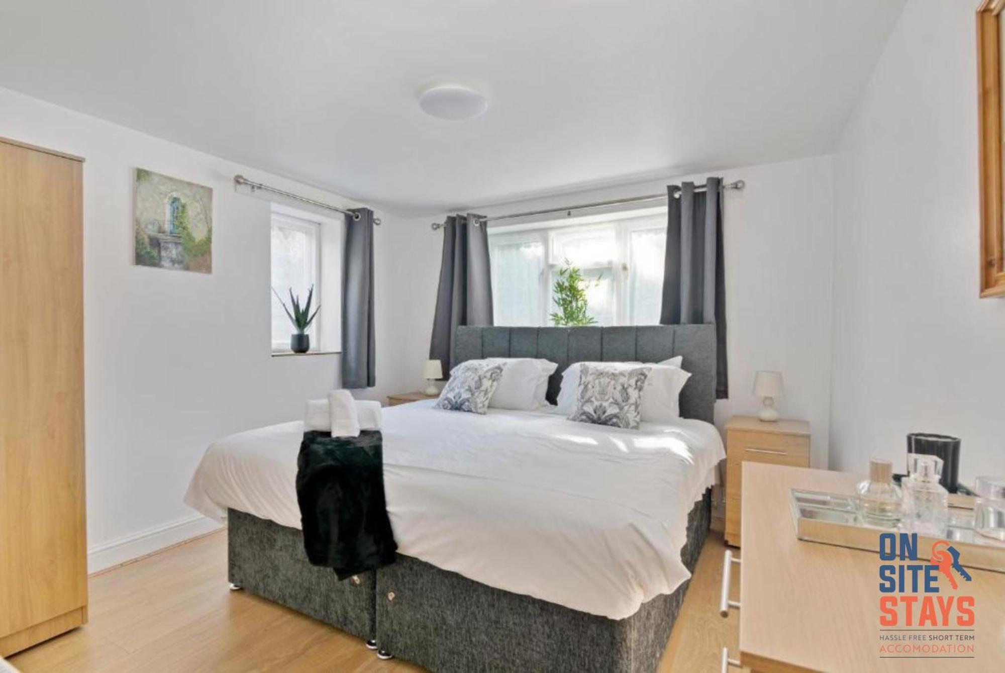 Onsitestays - Tranquil 2 Bedroom Apartment With Large Kitchen, Private Garden Near Wimbledon Station Λονδίνο Εξωτερικό φωτογραφία